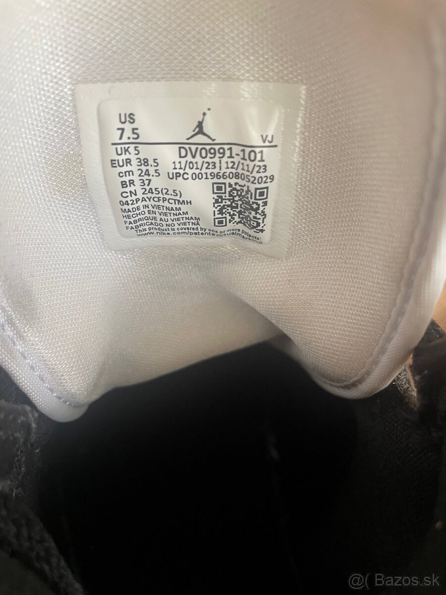 Nike Air Jordan 1 - 5