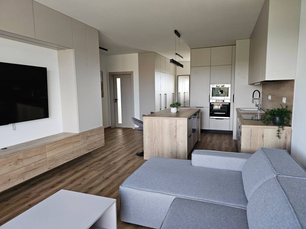 Prenajmeme nadštandardný 3-izbový byt, Kollárova ulica, Vráb - 5