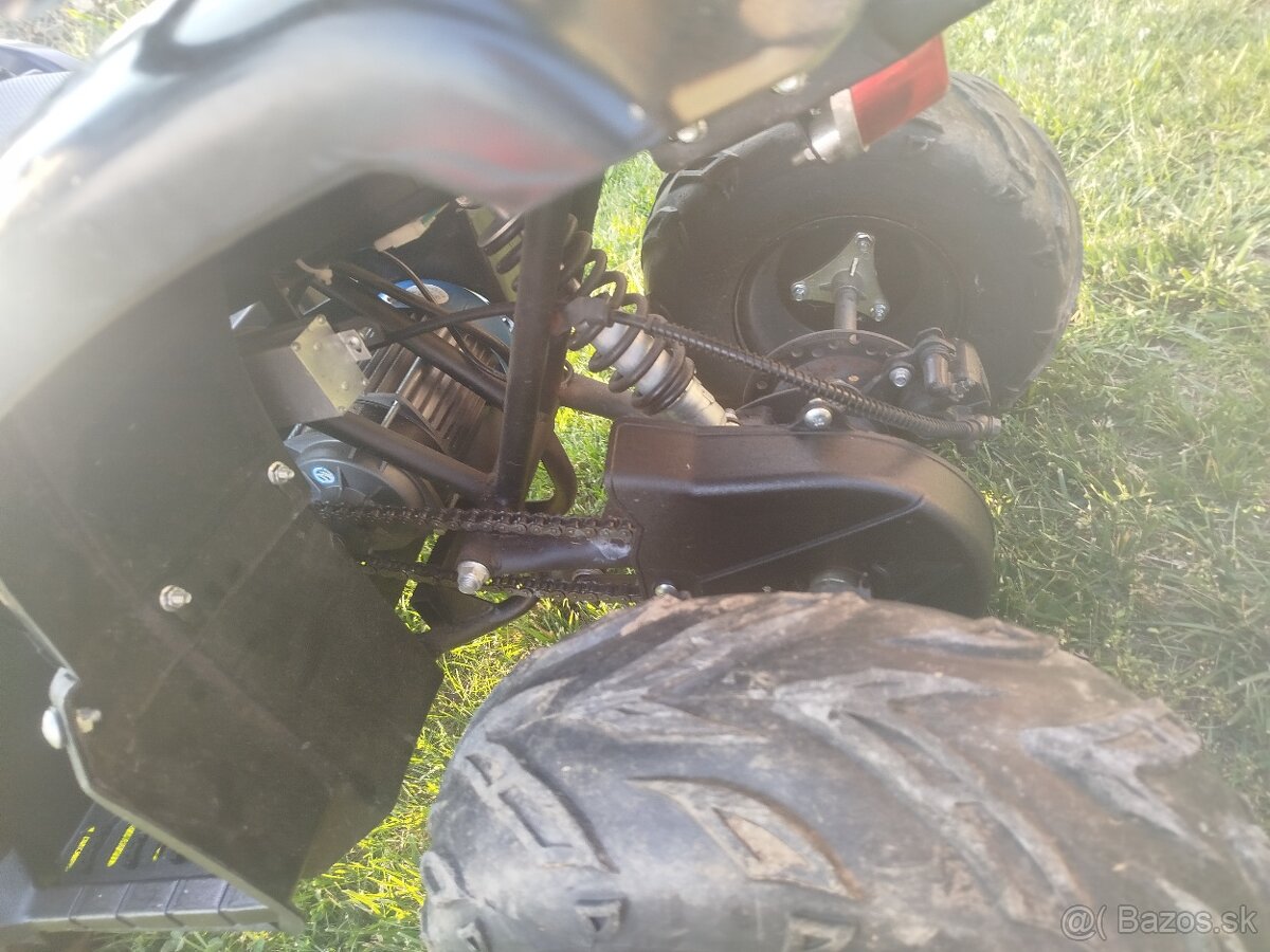 Štvorkolka 1200w top stav ako nová