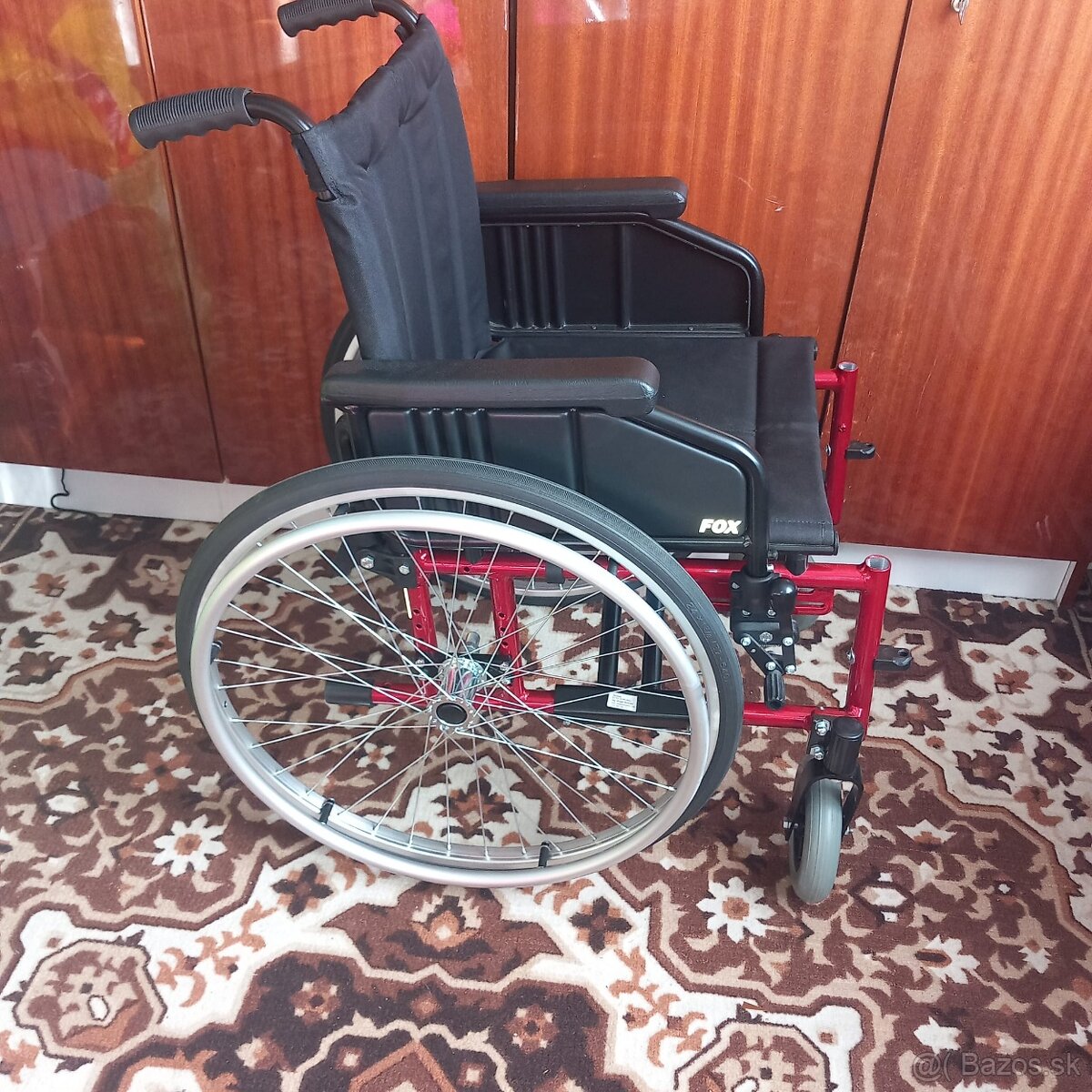Predám nový skladaci invalidny vozik. Plné kolesá. - 5