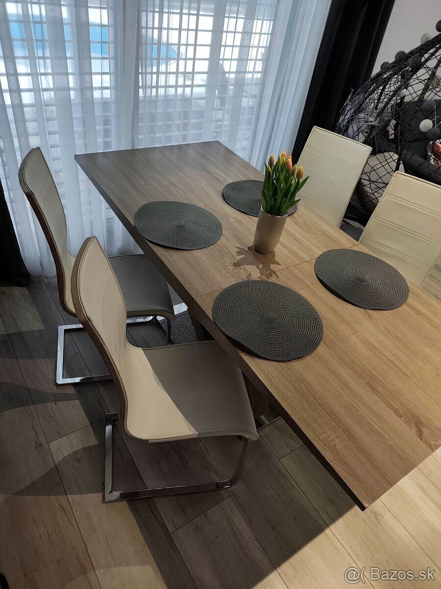 Jedálenský stôl - 5