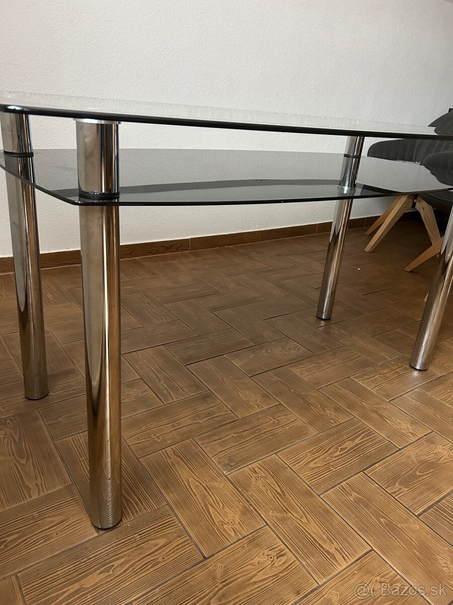 Jedálenský stôl. - 5