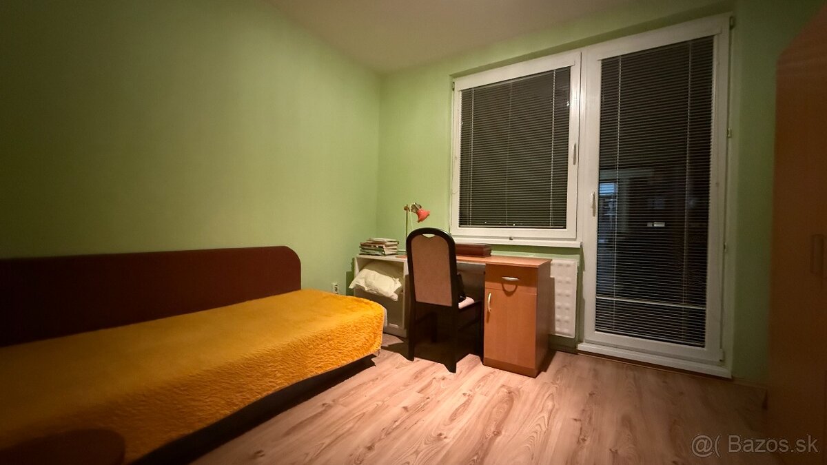 Ponúkam Vám na predaj 3 izbový byt s loggiou na Pereckej ul. - 5