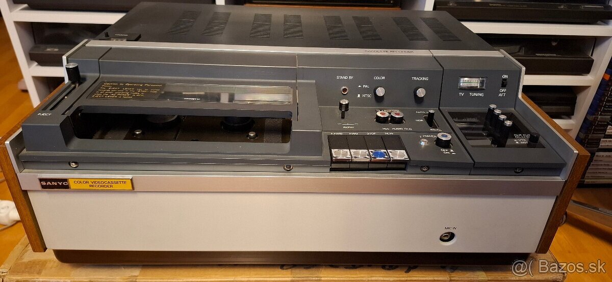 Predám vintage U-Matic videorekordér Sanyo PVC-7415 - 5