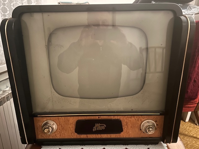 Predám historický televízor Tesla4203A Athos - 5
