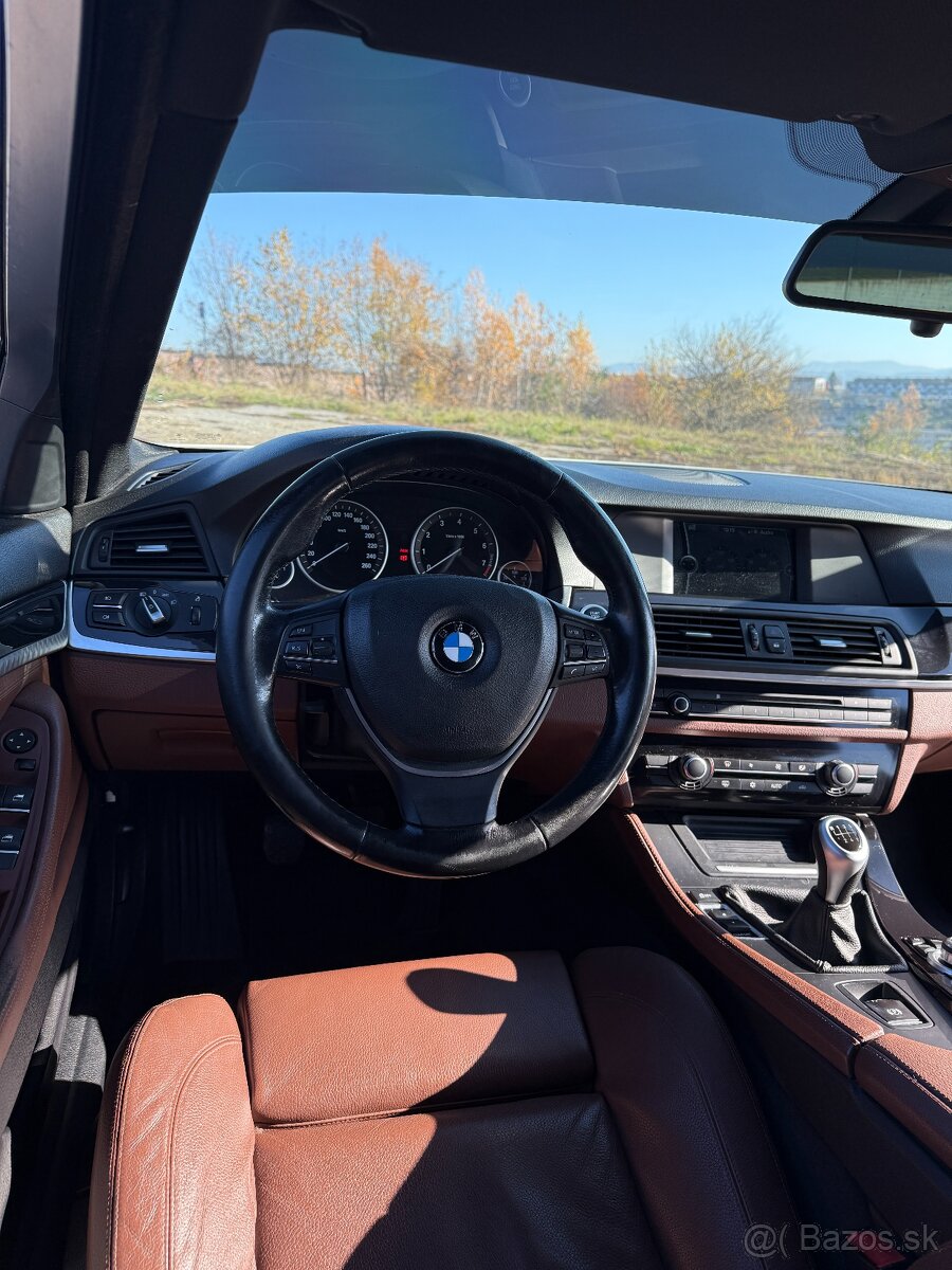 BMW F10 528i 3L benzín 190KW - 5