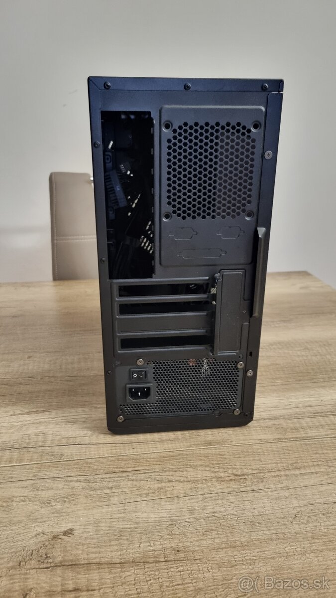 PC skrinka + 500W zdroj - 5