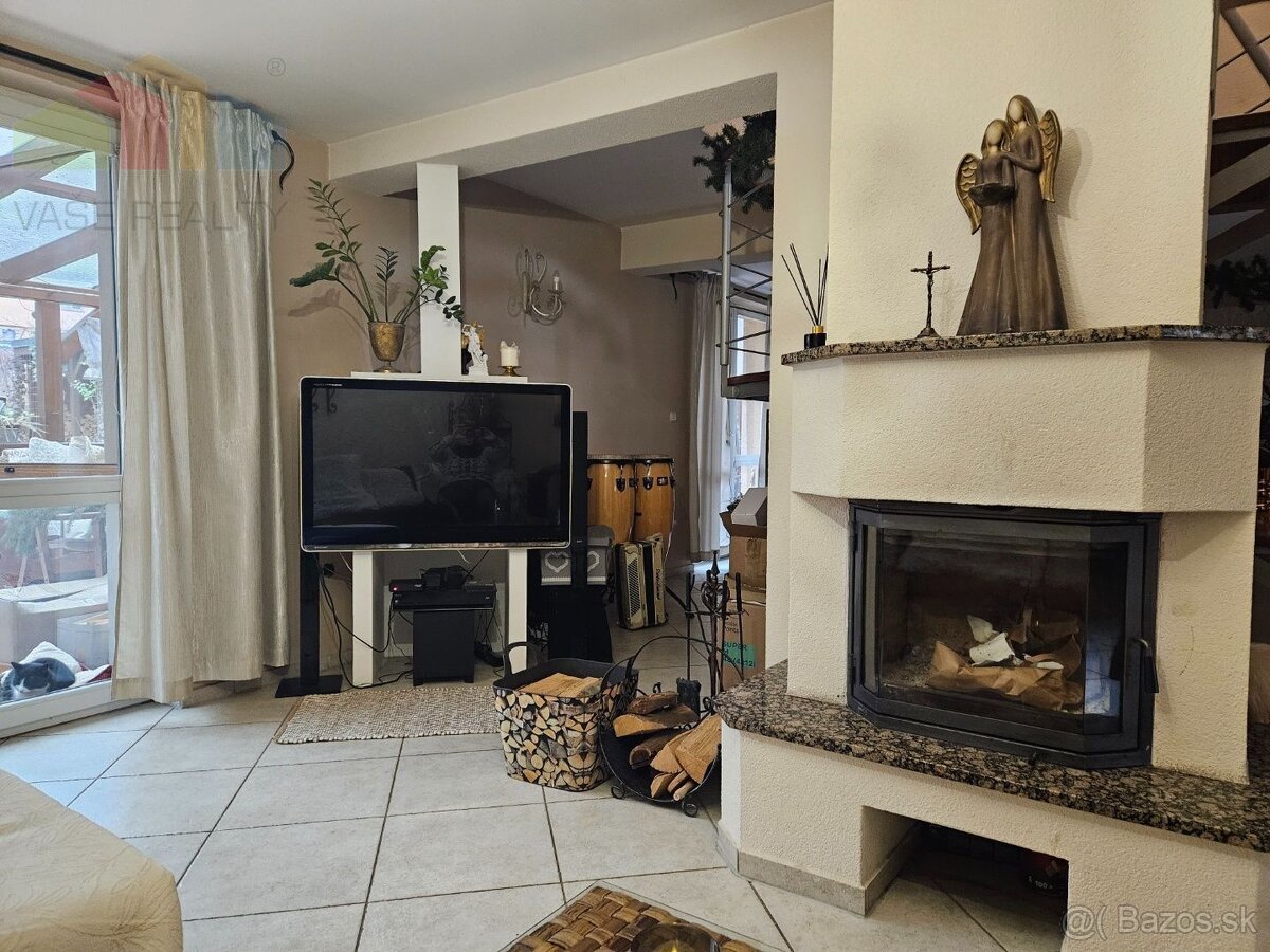 6 izbový rodinný dom v obci Mikušovce , pozemok 1048 m2 - 5