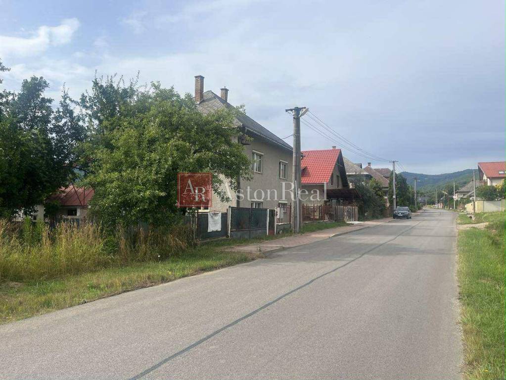 Dvojpodlažný Rodinný Dom na pozemku 786 m2 - Chyžné - 5