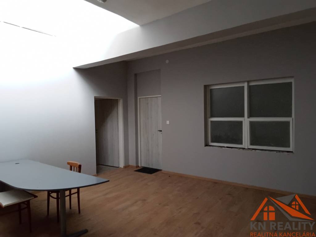 Na predaj komerčné a prevádzkové priestory okres Komárno - 5