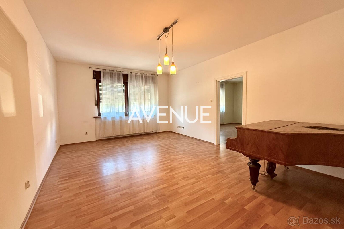 AVENUE | 5i RD s vinnou pivnicou, Svätý Jur, Prostredná ul., - 5