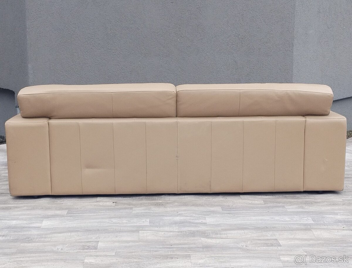 Pohovka béžová. - 5