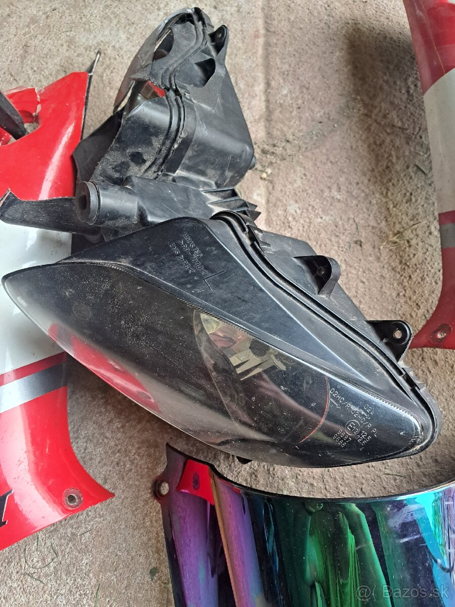 Predám predné svetlo plasty R1 - 5