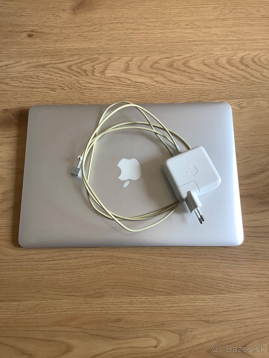 Apple Macbook Air - 5