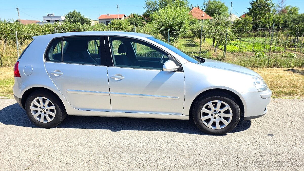 Volkswagen Golf 5 1,6 75kW - 5