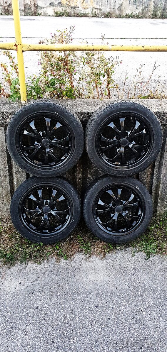 predam 17" cierne kolesa VW (disky + zimne pneu) - 5
