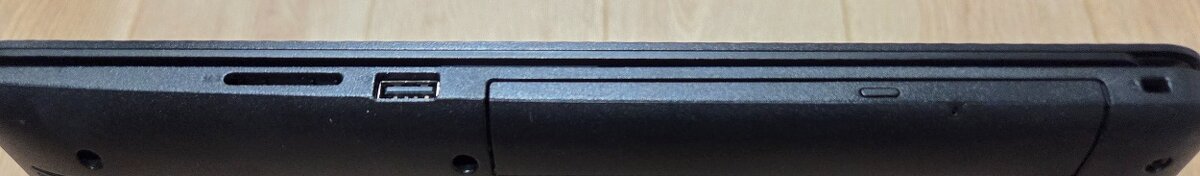 DELL Inspiron 17-3793 intel i7 8GB DDR4 512 SSD - 5