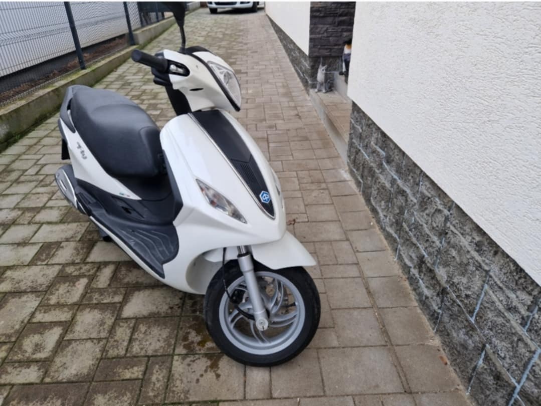 Piaggio fly 125 - 5