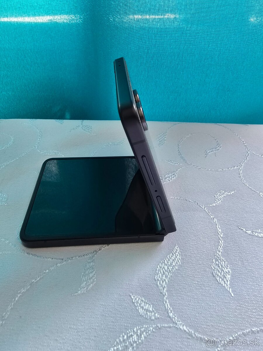 Samsung Galaxy Z Flip 7 - 5