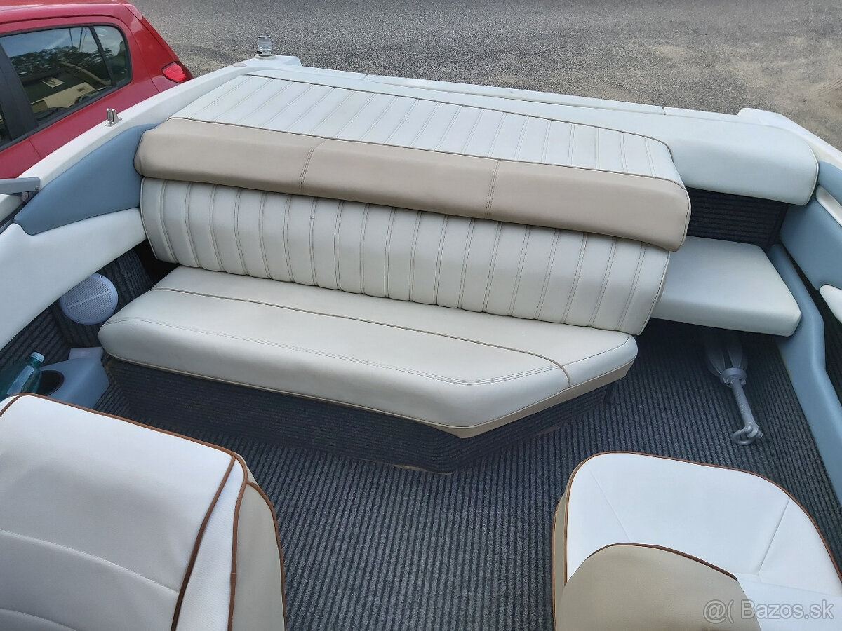 Motorový člun Regal 1800 LSR - 5