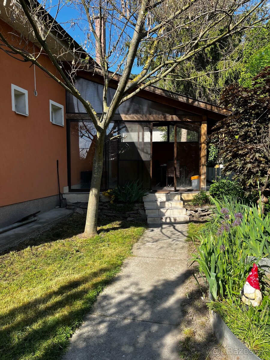 PREDAJ : Rodinný dom s bazénom - 5