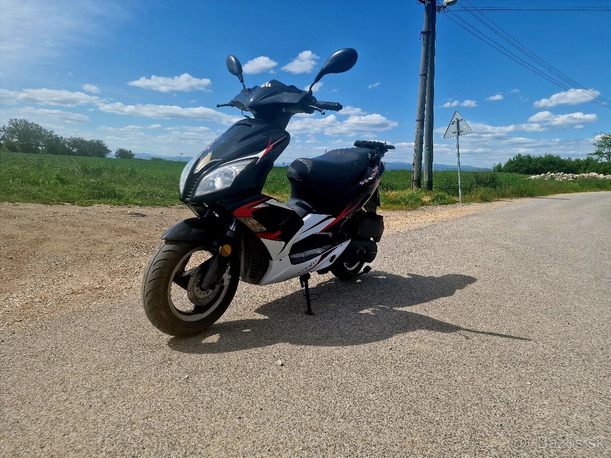 Kawasaki kxf 450 2010 -Adamoto 125