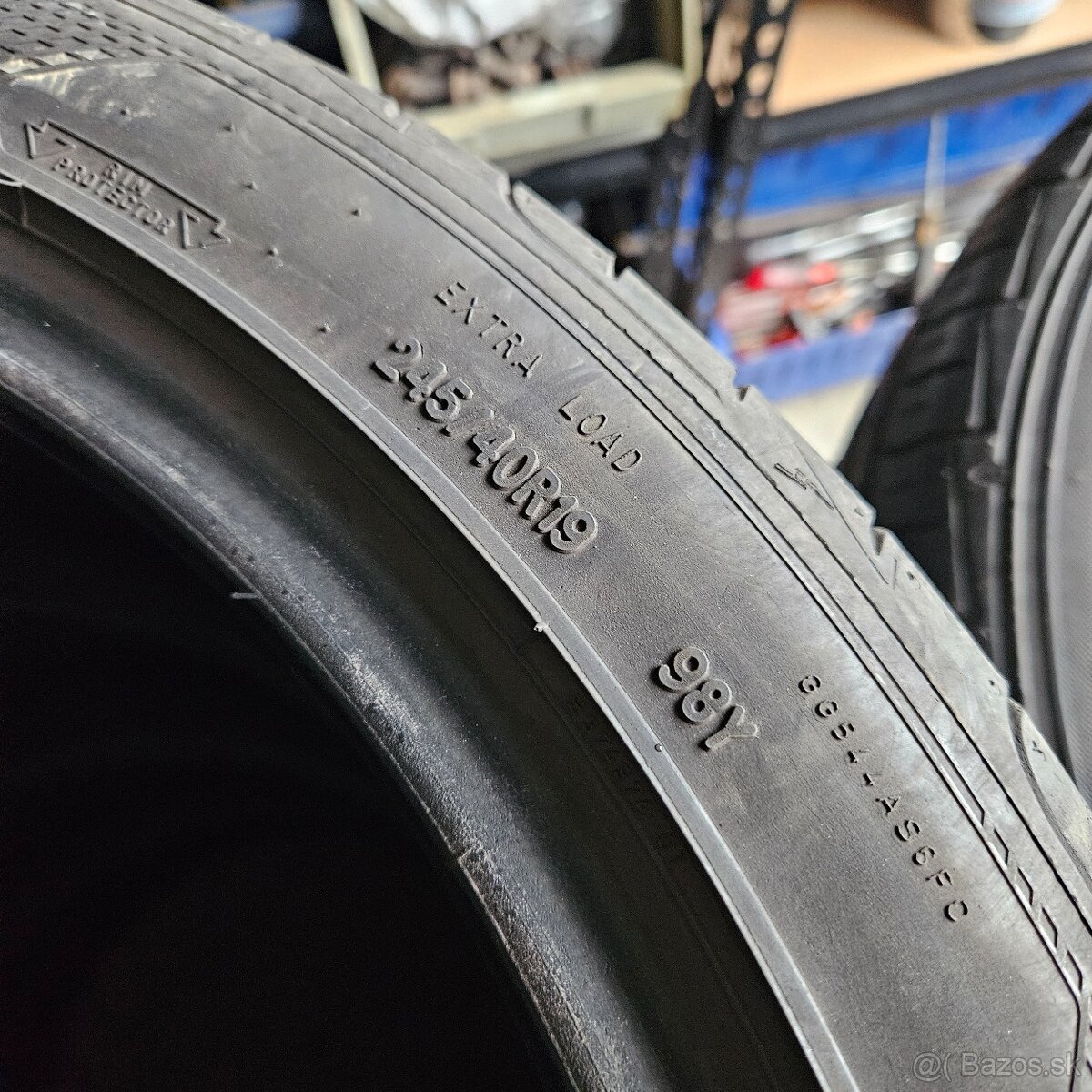 245/40r19 Good year - 5