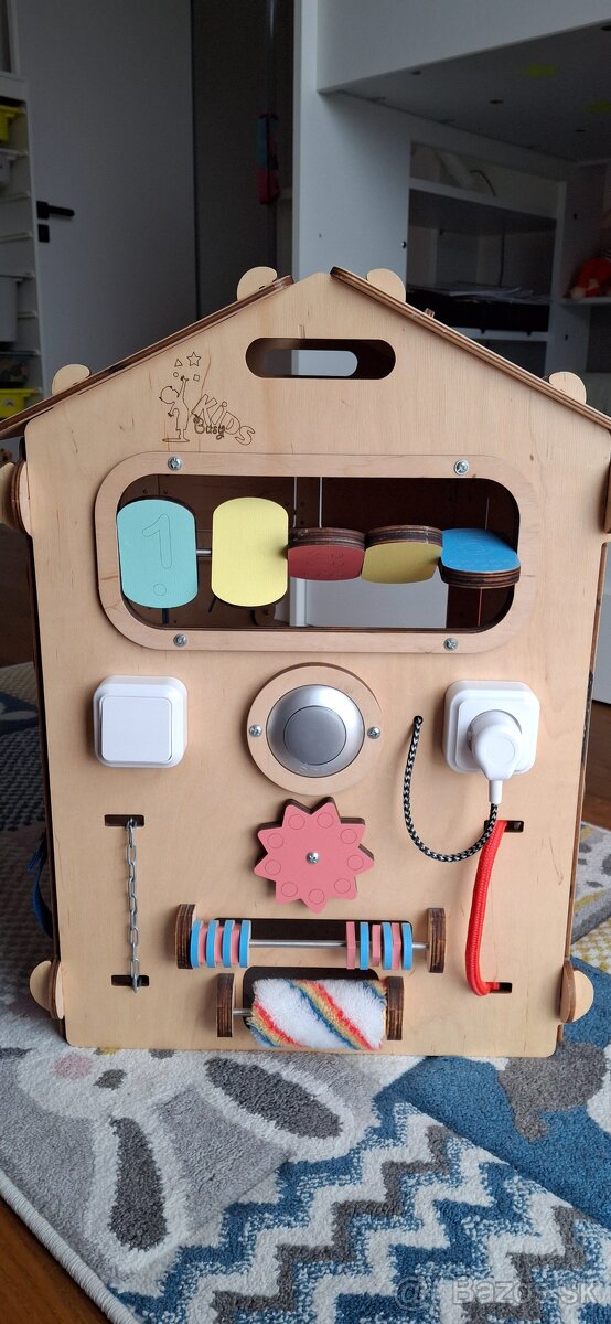 Montessori domček, aktivity board - 5