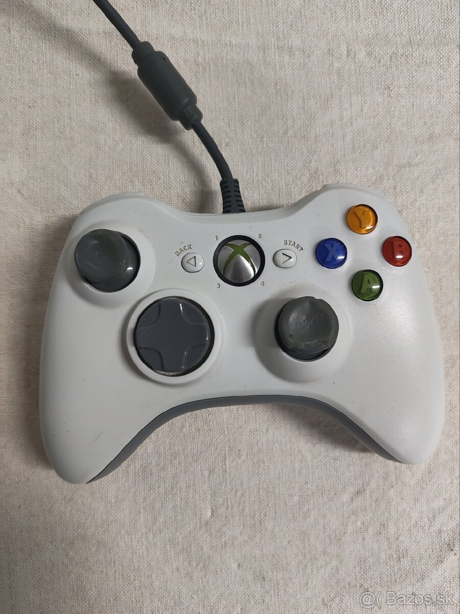 XBOX 360 + 60 GB HDD + OVLÁDAČ + 3x HRA - 5