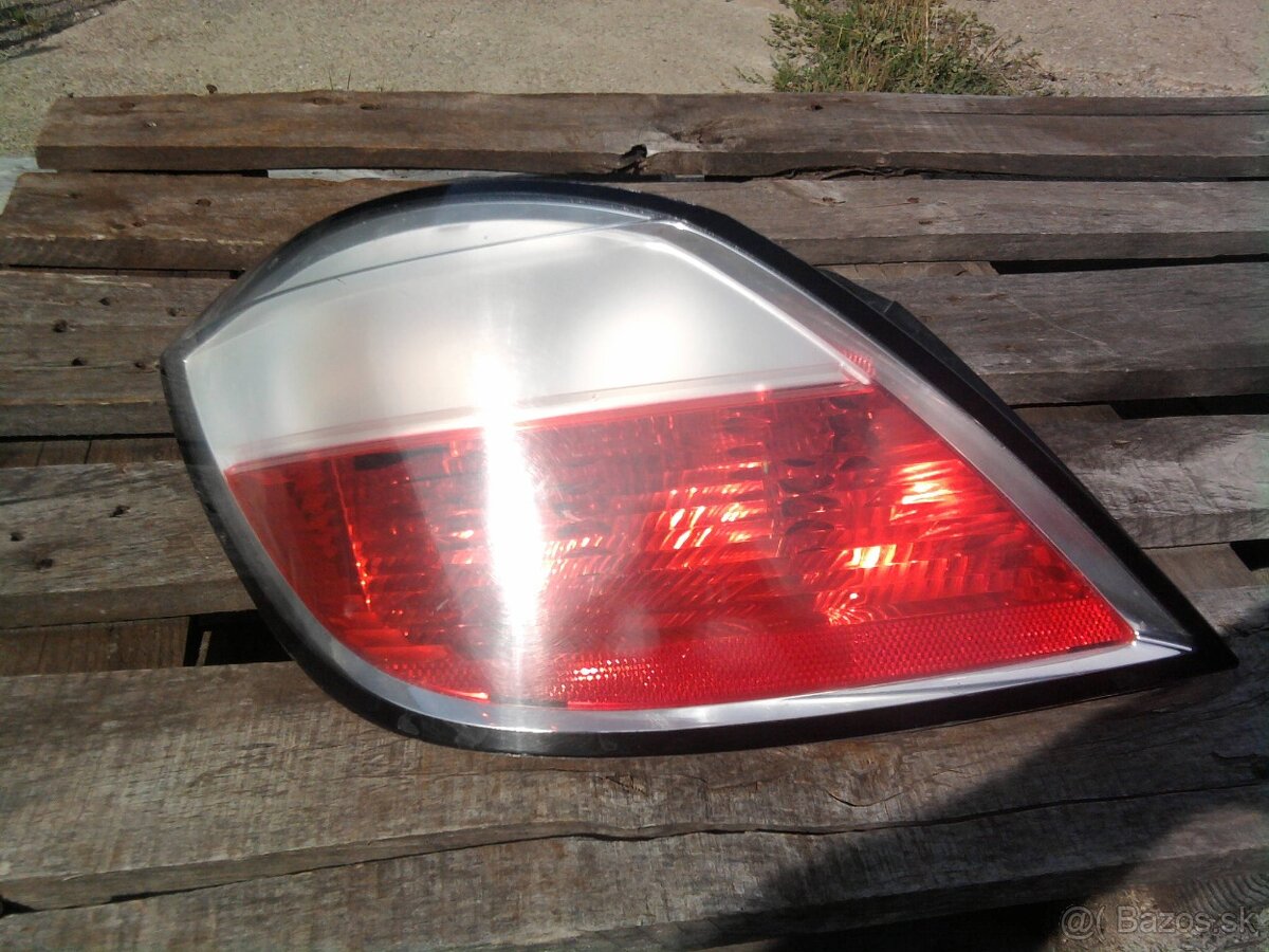 Predam na Opel astra H predne a zadne svetla - 5