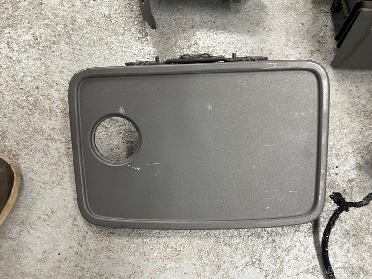 Predám náhradné diely šoférovej sedačky Seat Alhambra 7N - 5