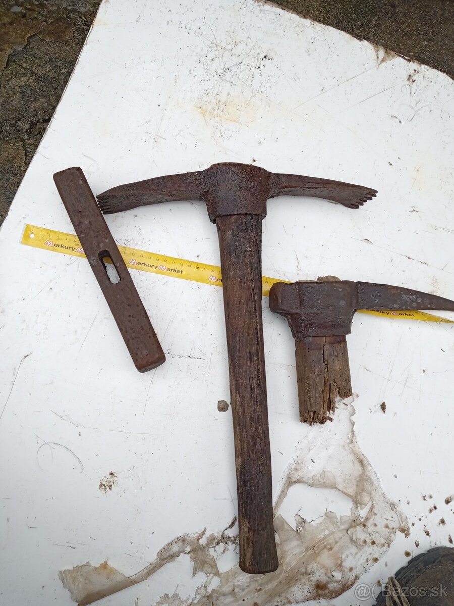 Staré náradie na dekoráciu - 5