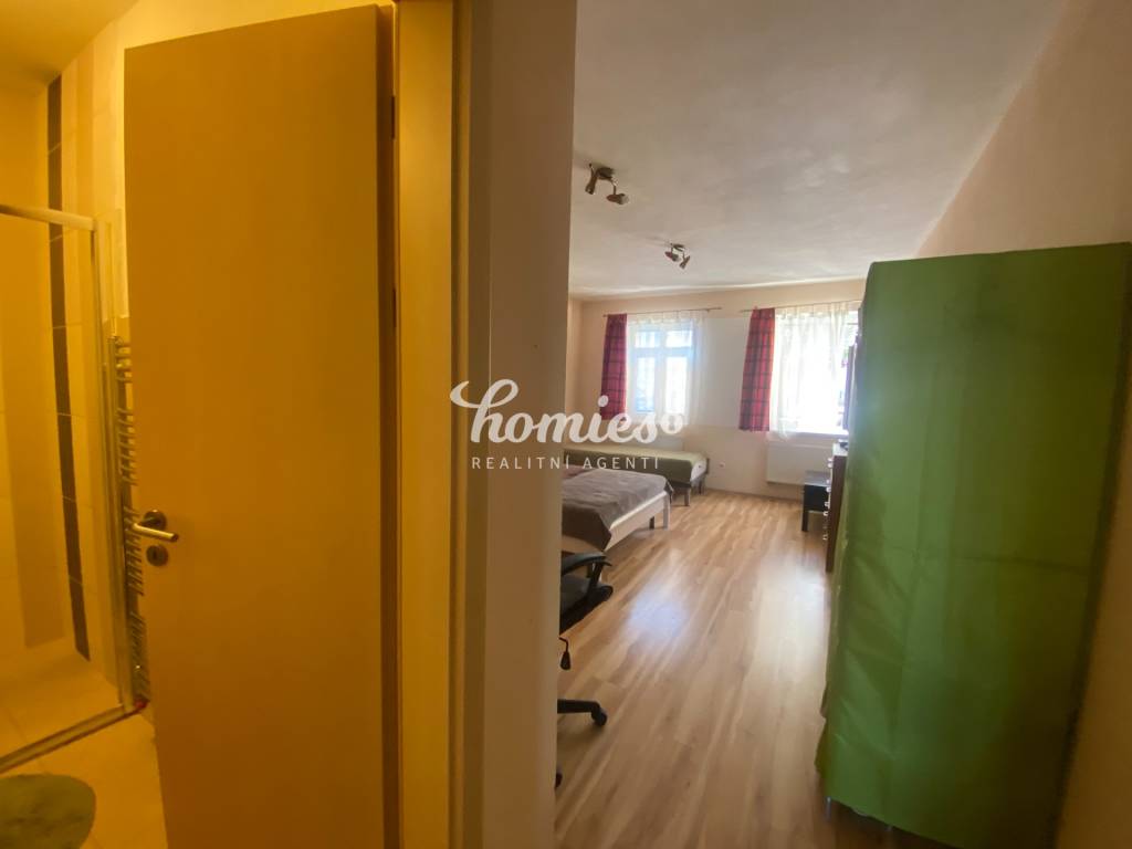 PRENÁJOM 1 izb byt v dome, záhrada - centrum mesta, Kalvár - 5