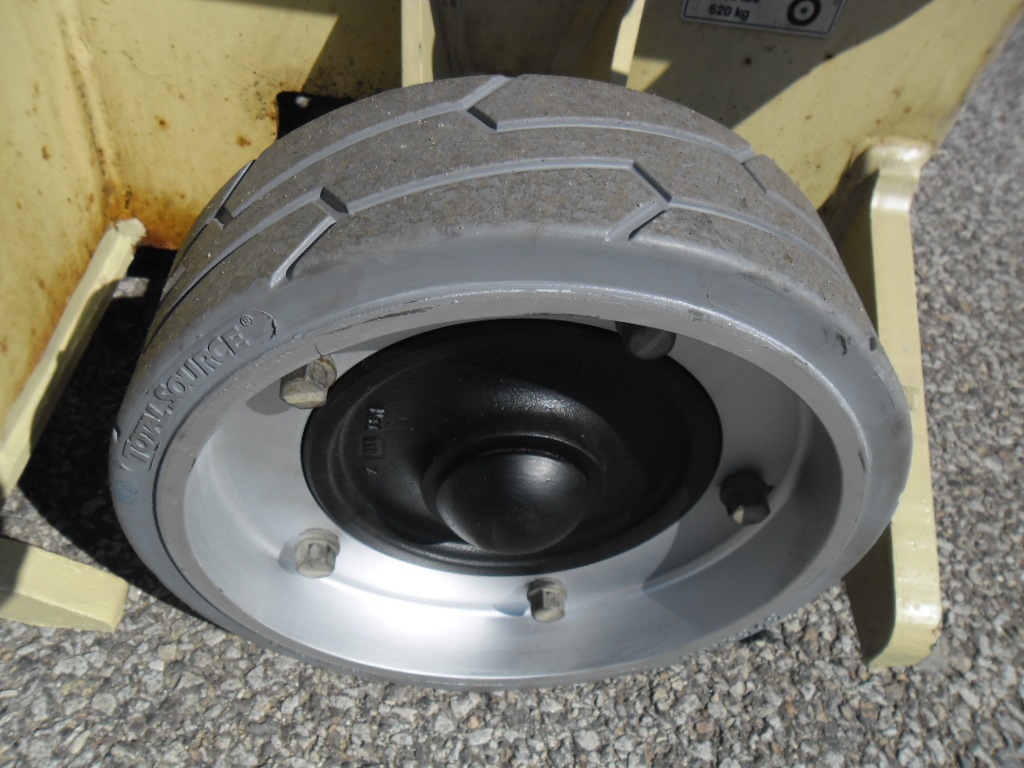 Nožnicová pracovná plošina JLG 6RS - 5