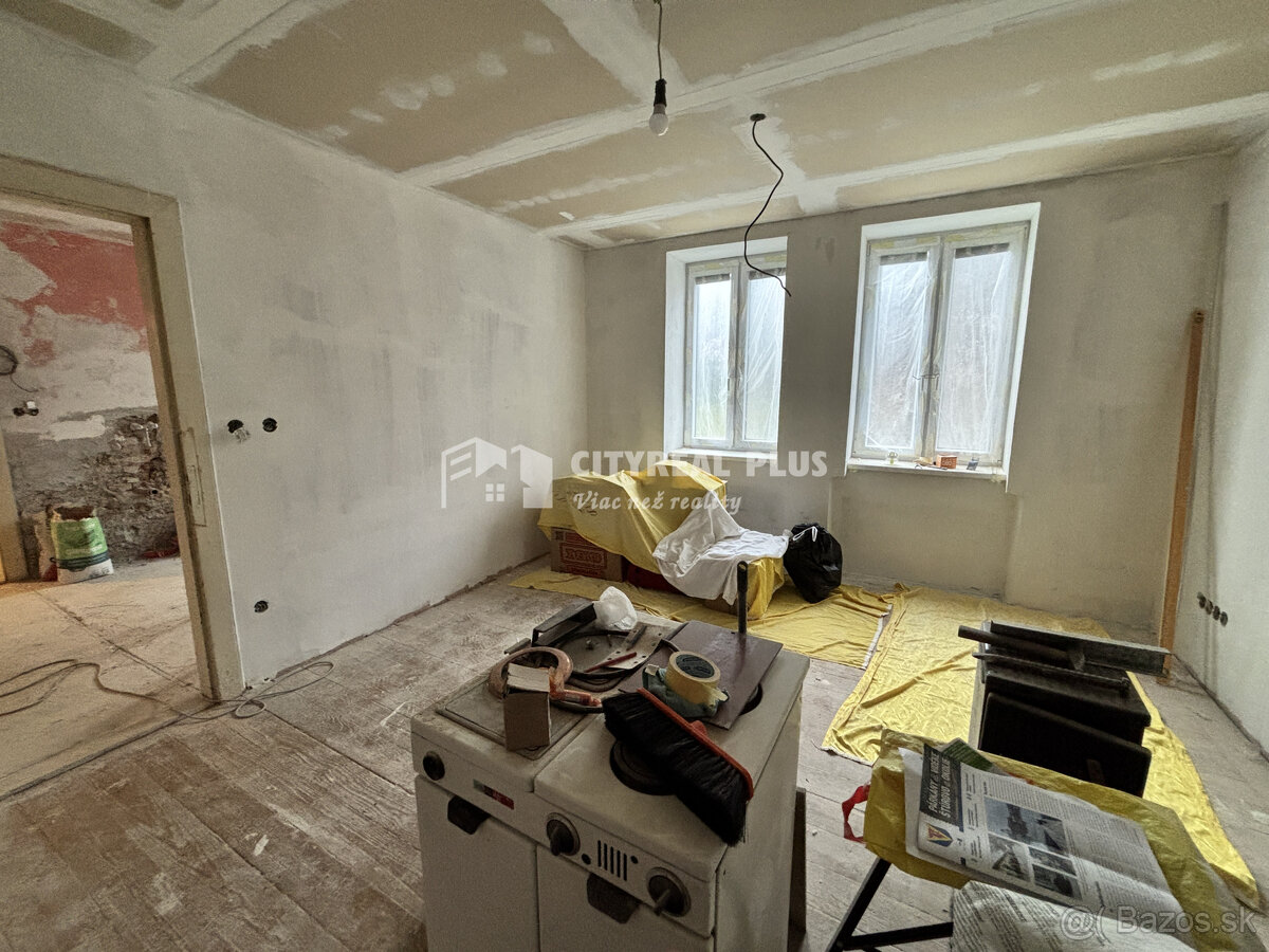 Ponúkame Vám na predaj čiastočne prerobený 1-izbový byt v me - 5