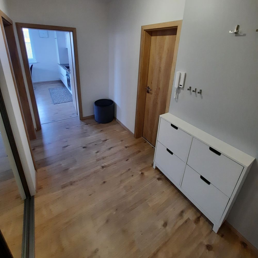 Prenájom 2-izb + parkovacie miesto Zlatovská TN - 5