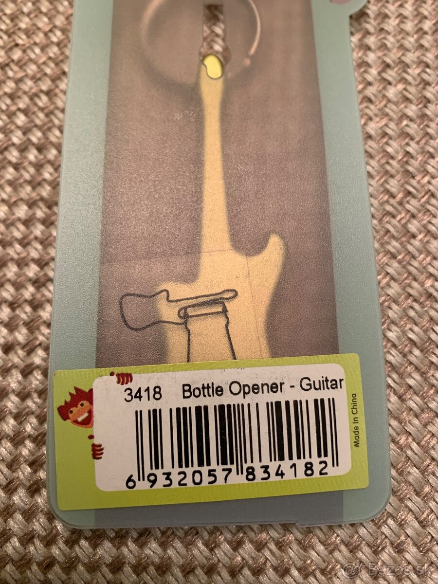 Predám PRE GITARISTOV milý darček-otvárak a prívesok GITARA - 5