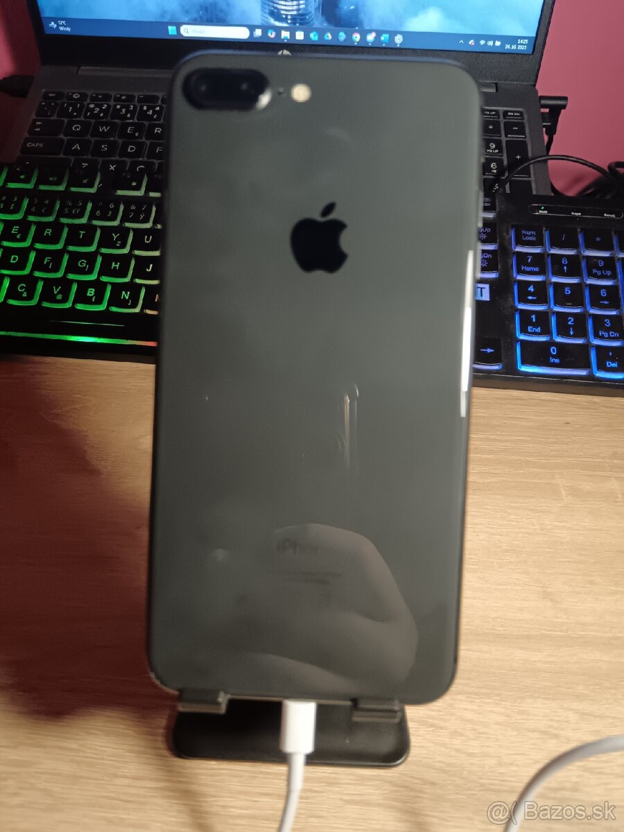 apple iPhone 8 plus 64GB - 5