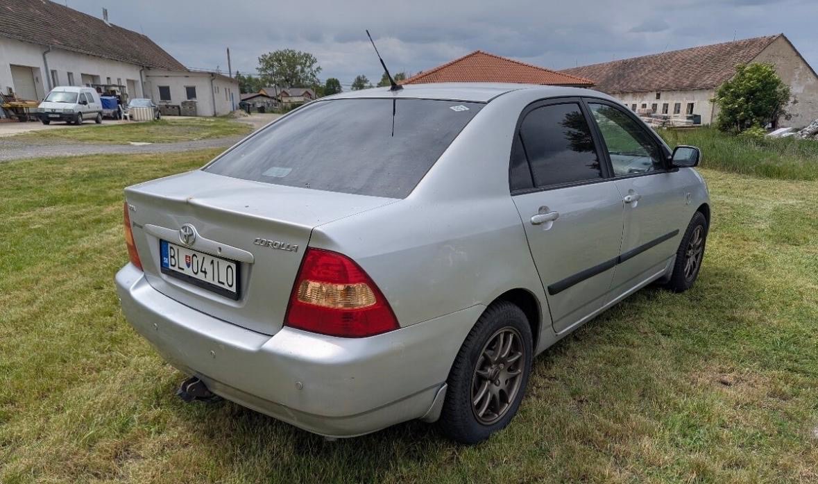 Predám Toyota corolla sedan 1.6i LPG rok 2003 - 5