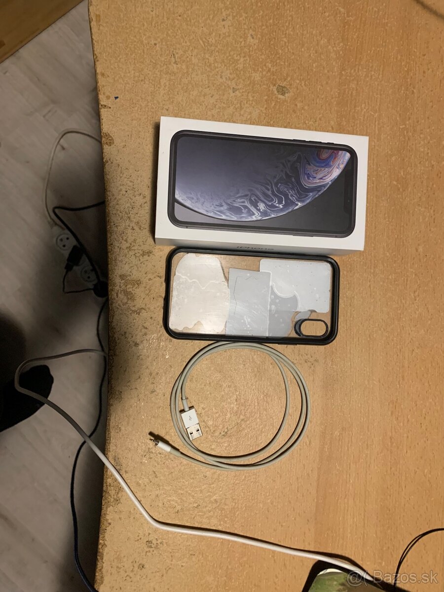Predám Iphone XR - 5