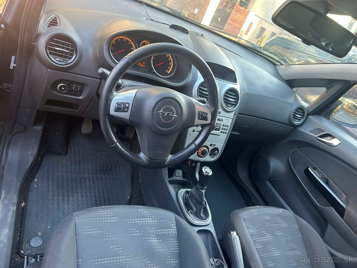 Predám Opel corsa 1.3i - 5