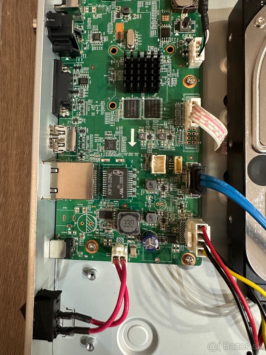 NVR Hikvison pre 4kamery POE - 5