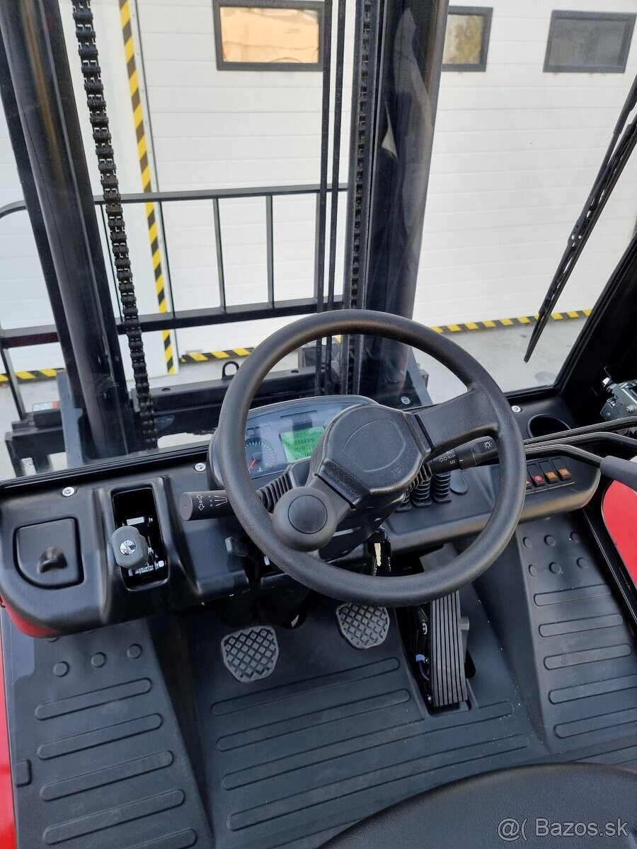 Vysokozdvižný terénny vozík UN FD35T - 5