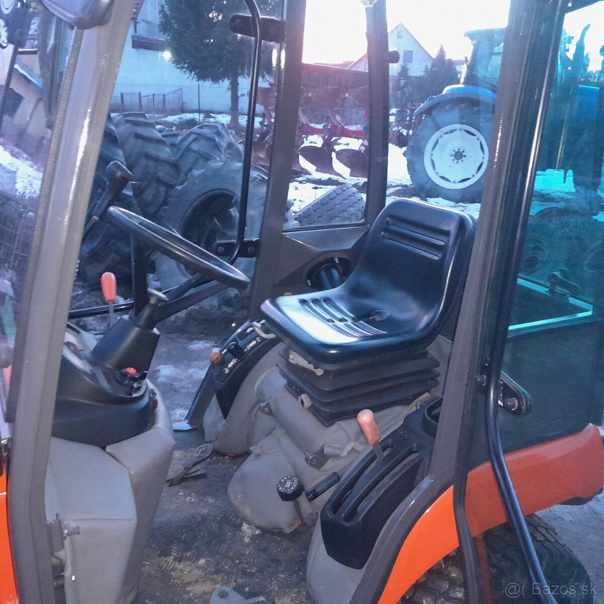 Predam traktor kubota BX2350 4x4 - 5