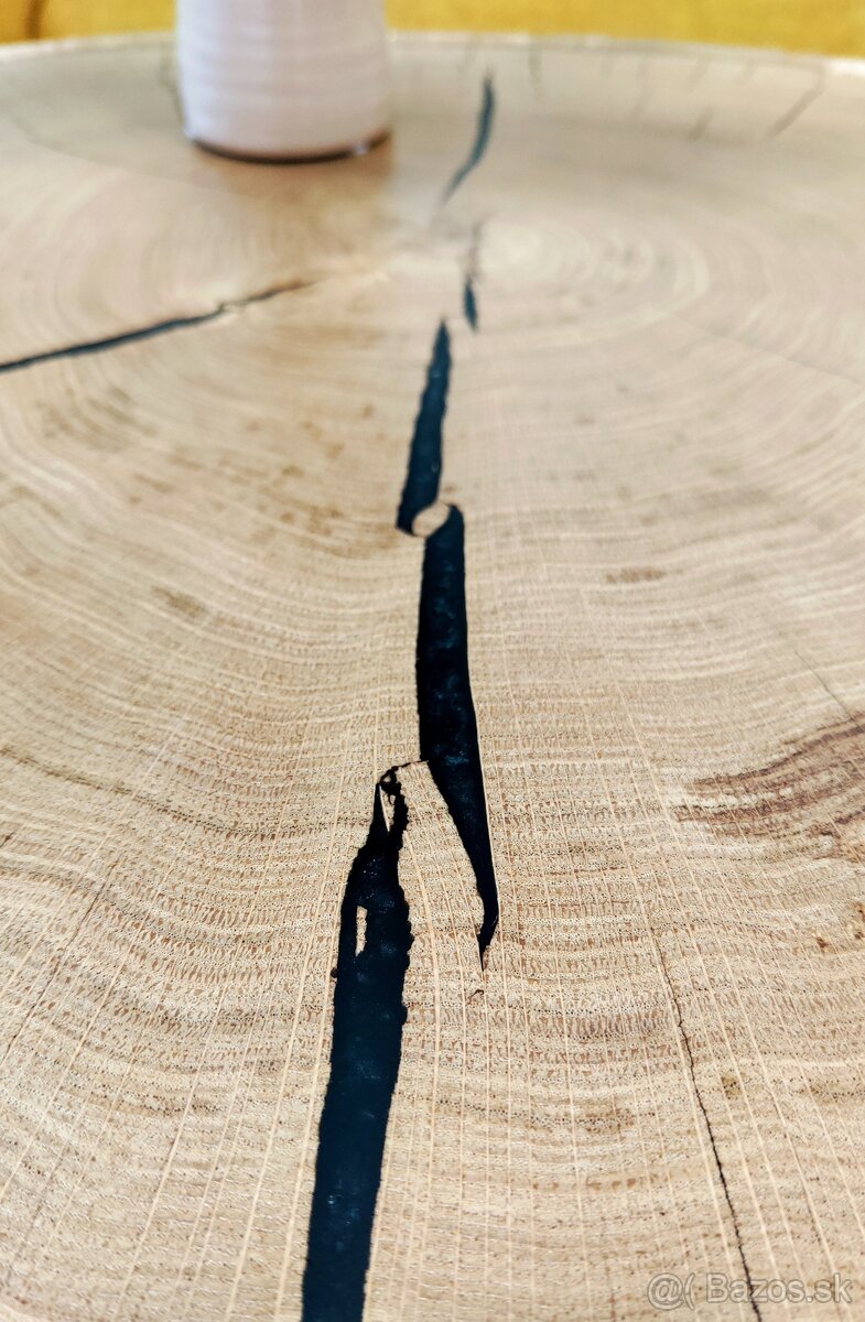 Dizajnový konferenčný stolík – Masívny DUB a čierny epoxid - 5