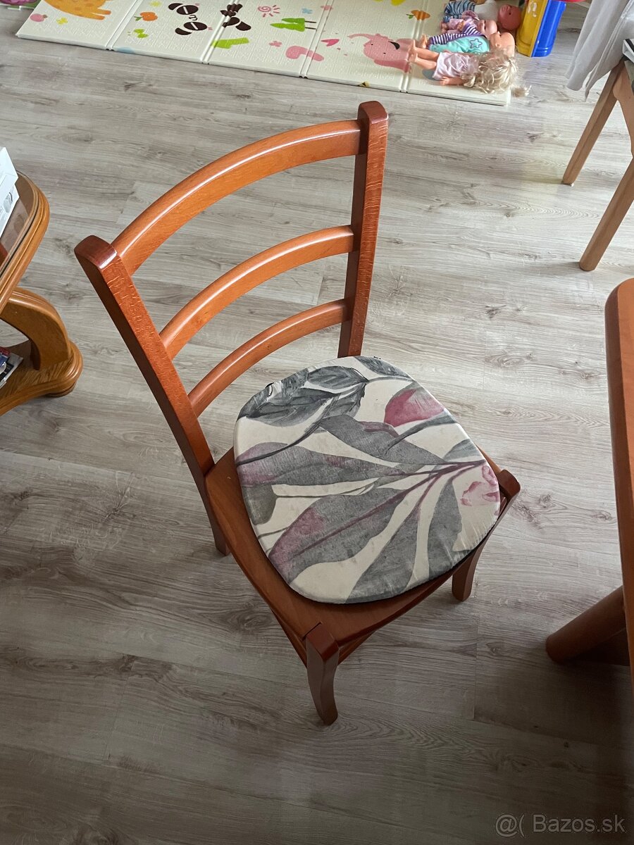 Jedálenský stôl - 5