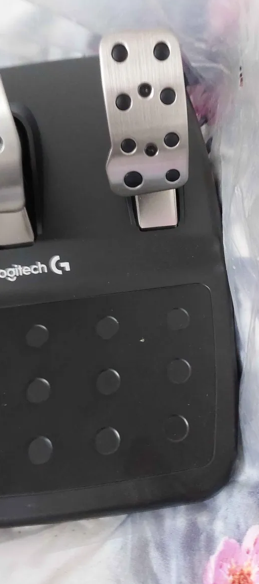 Logitech G29 – volant + radiaca páka + 2× pedále (plne funkč - 5