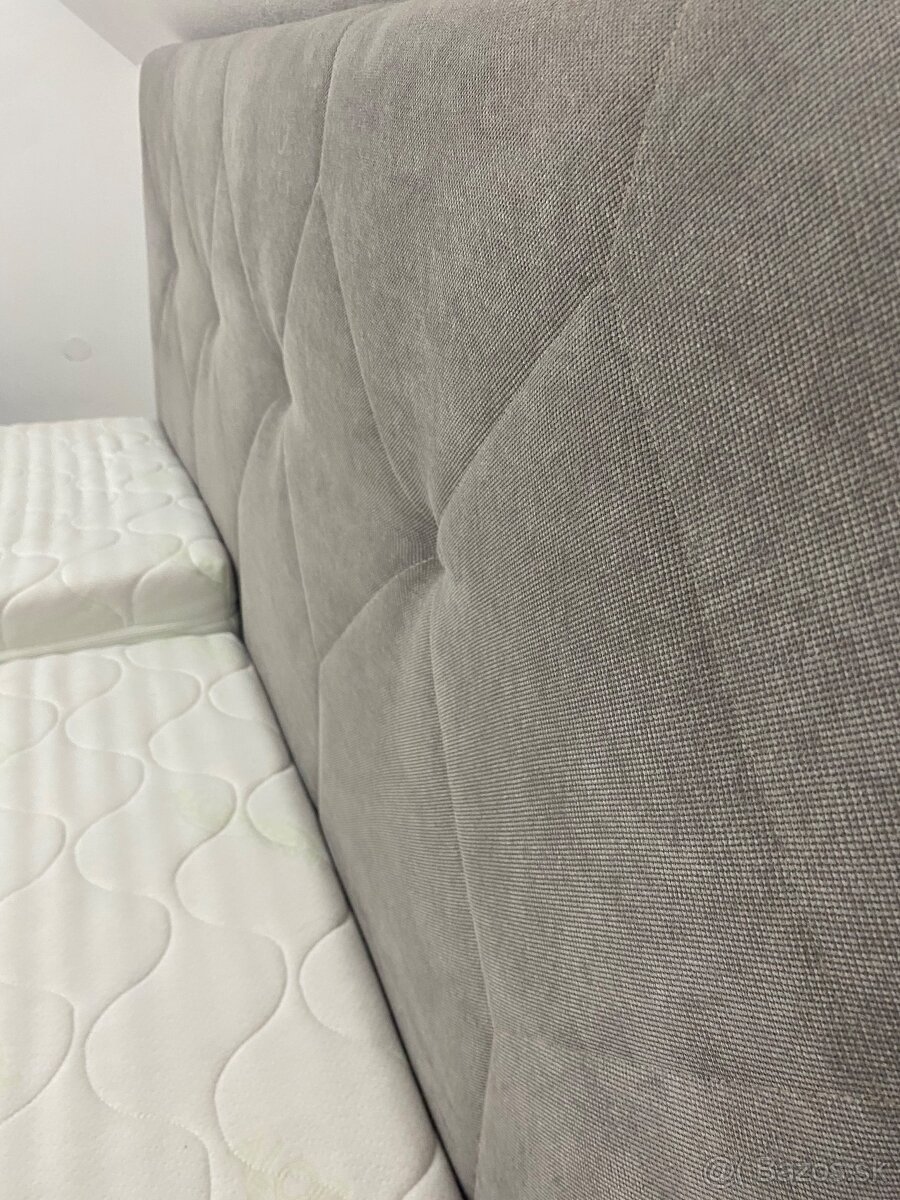 Čalúnená manželská posteľ - 5