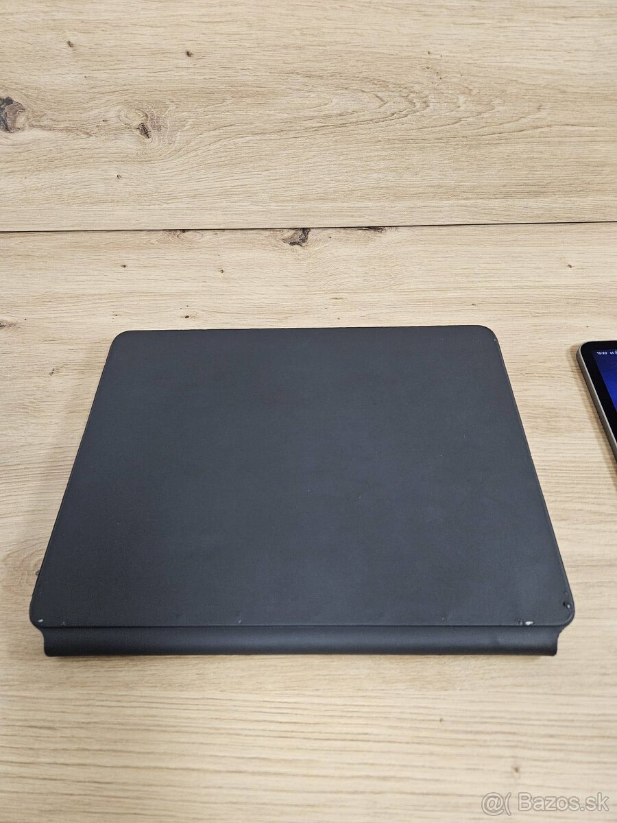 Apple iPad Pro 12,9 palcovy 6.generacia + Apple keyboard - 5