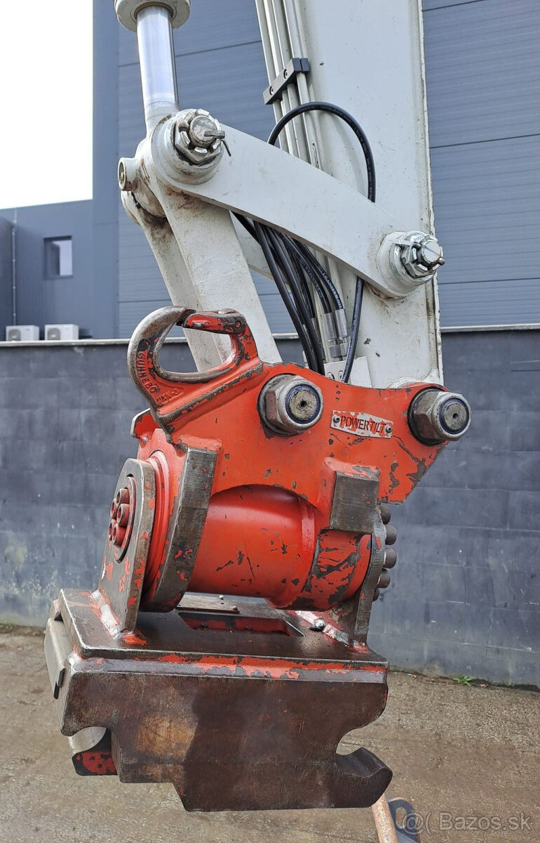 TAKEUCHI TB240 - DIESEL + lyžice - 5